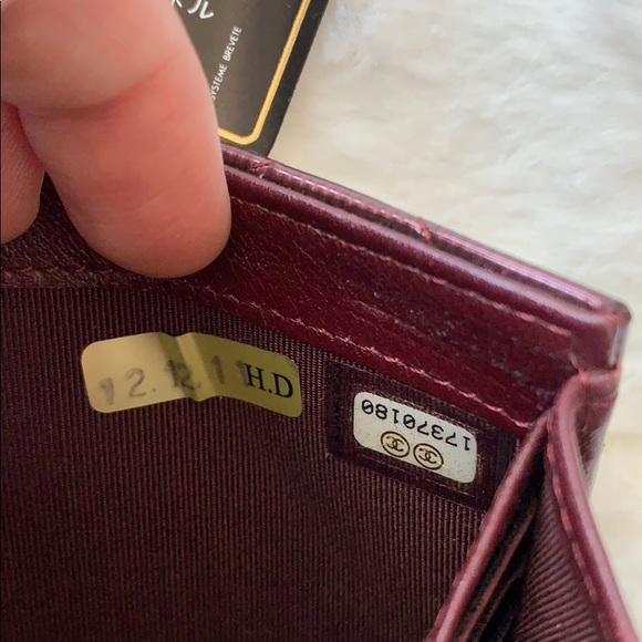 SOLD Chanel Patent Leather Quilted wallet - Picture 6 of 11